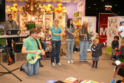 gal/2010/2010 Saitentwist Mayersche Duesseldorf 20.03/2010 Saitentwist Mayersche Duesseldorf 20.03. 046.jpg